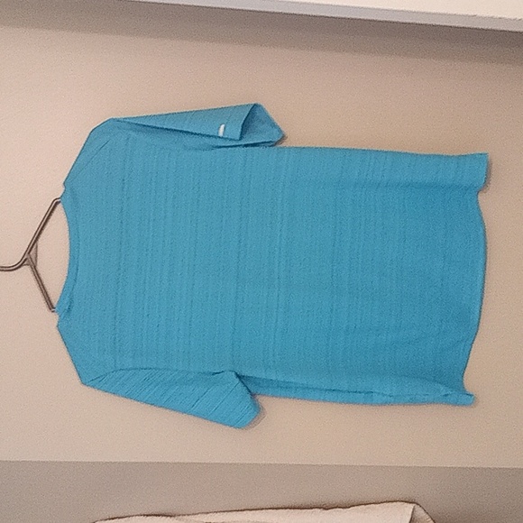 Nike small size  workout shirt - Picture 6 of 6